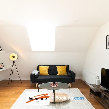 Two Bedroom Apartment At Buonomo Stays Short Lets & Serviced Accommodation London Exteriör bild