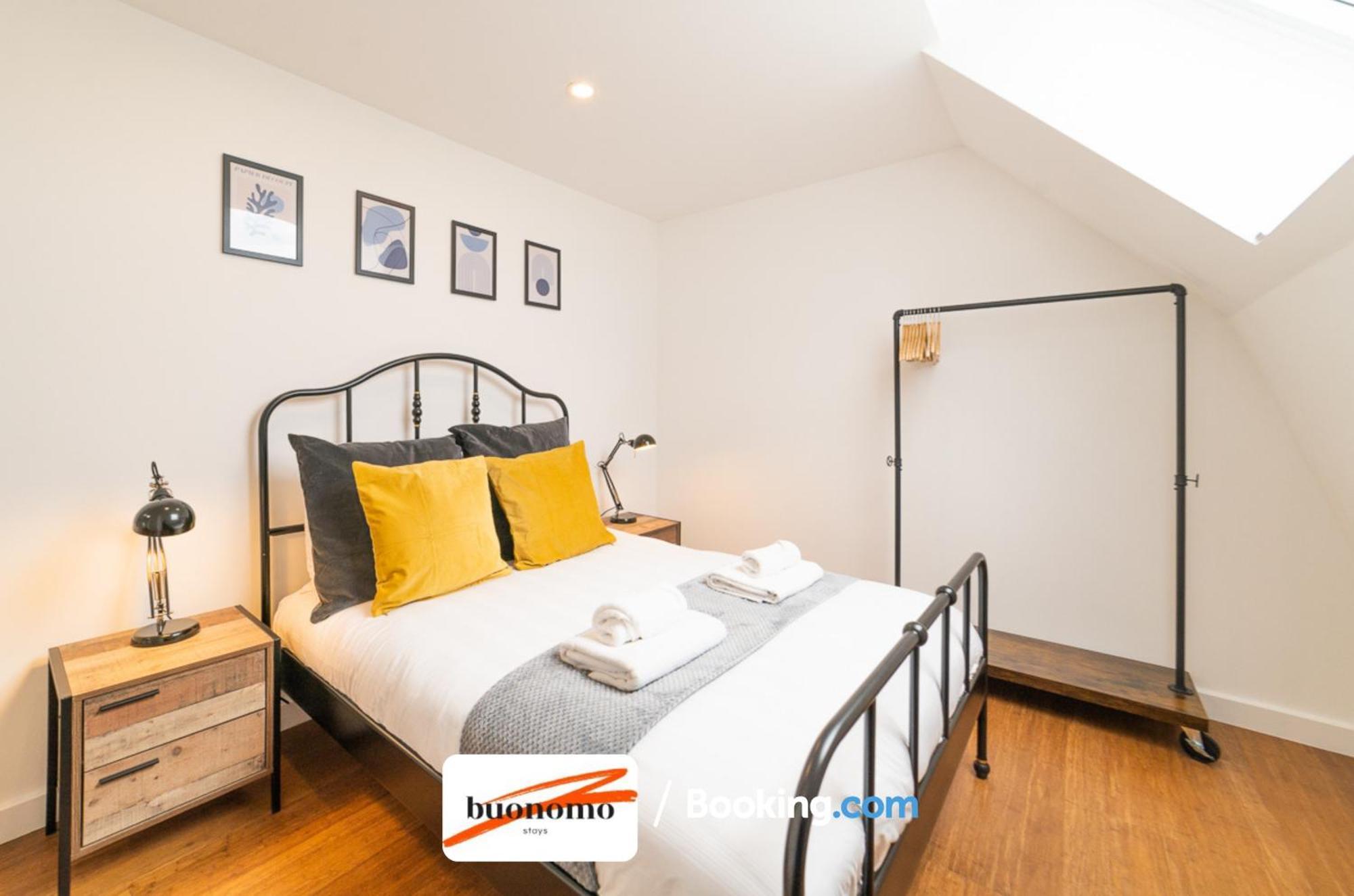 Two Bedroom Apartment At Buonomo Stays Short Lets & Serviced Accommodation London Exteriör bild