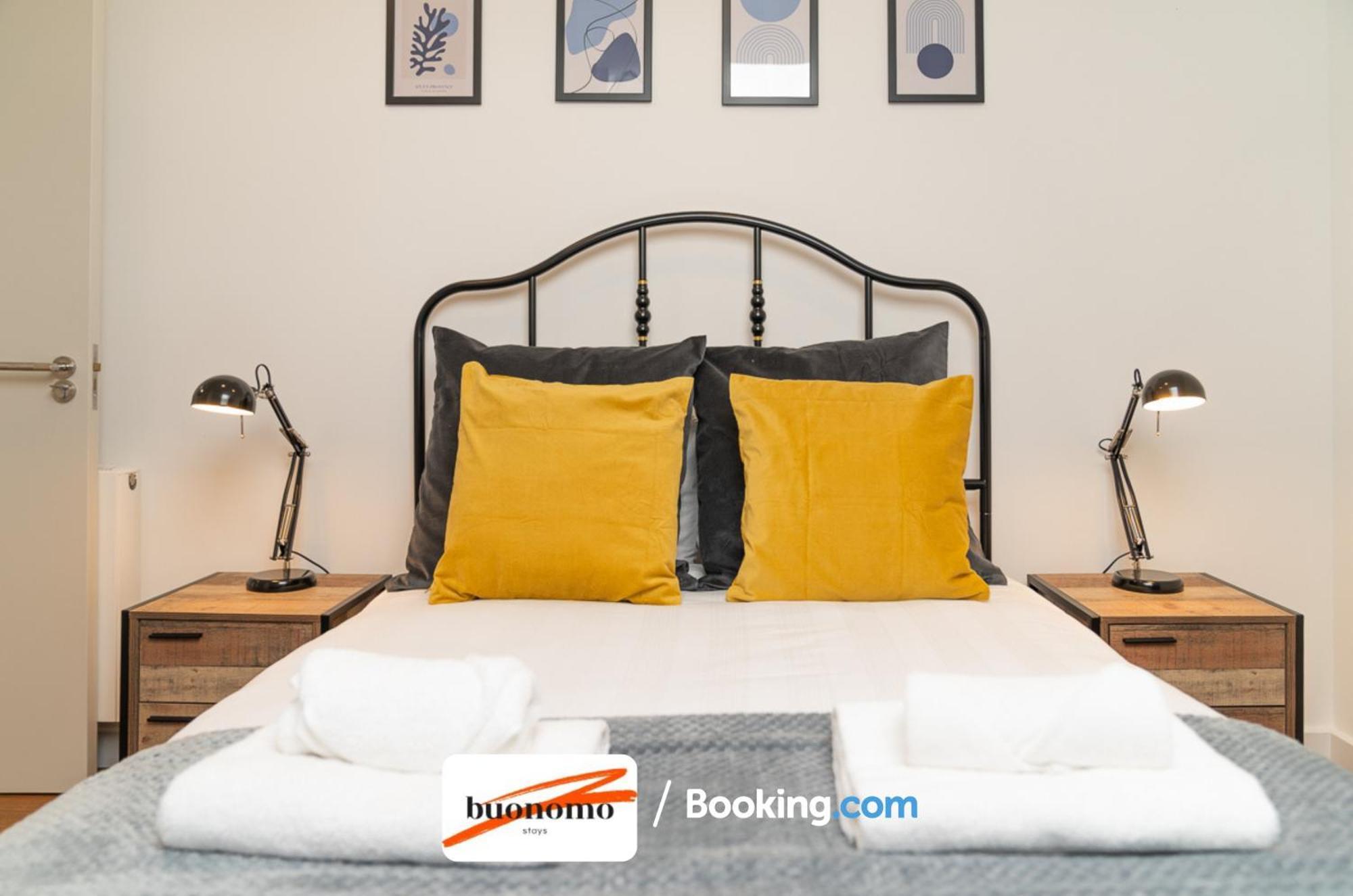 Two Bedroom Apartment At Buonomo Stays Short Lets & Serviced Accommodation London Exteriör bild