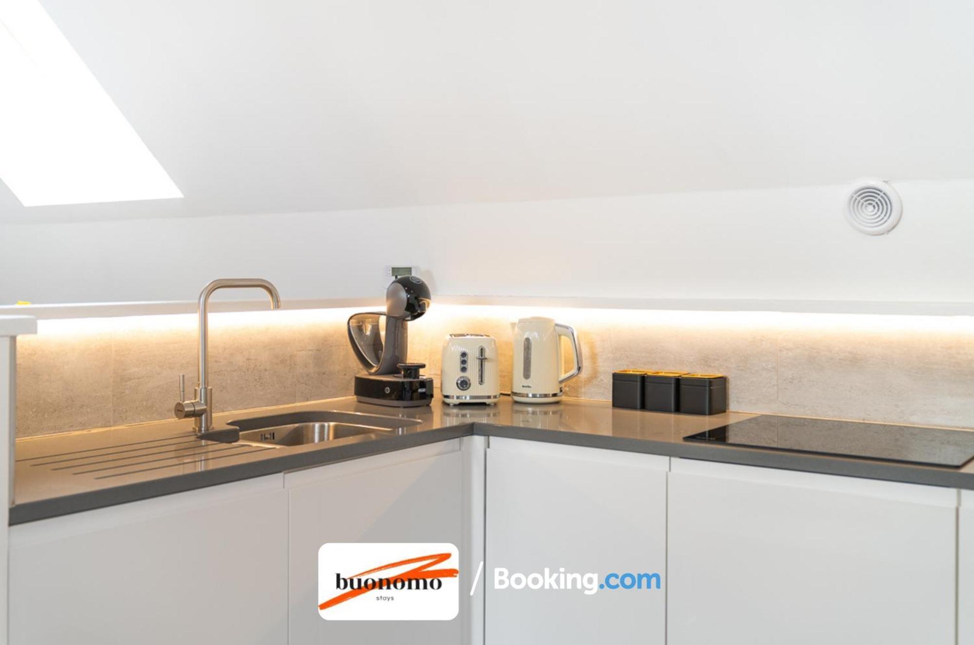 Two Bedroom Apartment At Buonomo Stays Short Lets & Serviced Accommodation London Exteriör bild