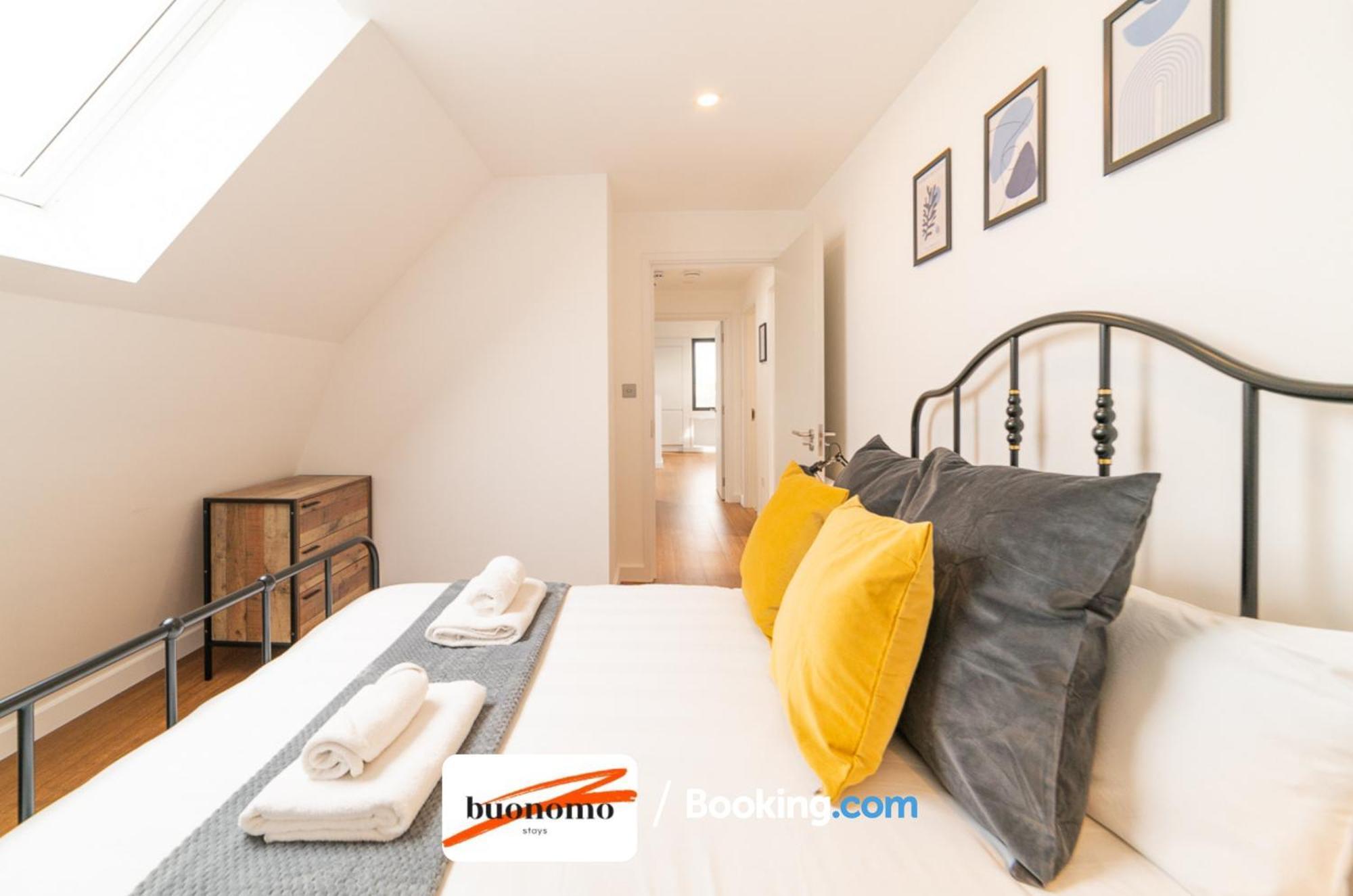 Two Bedroom Apartment At Buonomo Stays Short Lets & Serviced Accommodation London Exteriör bild