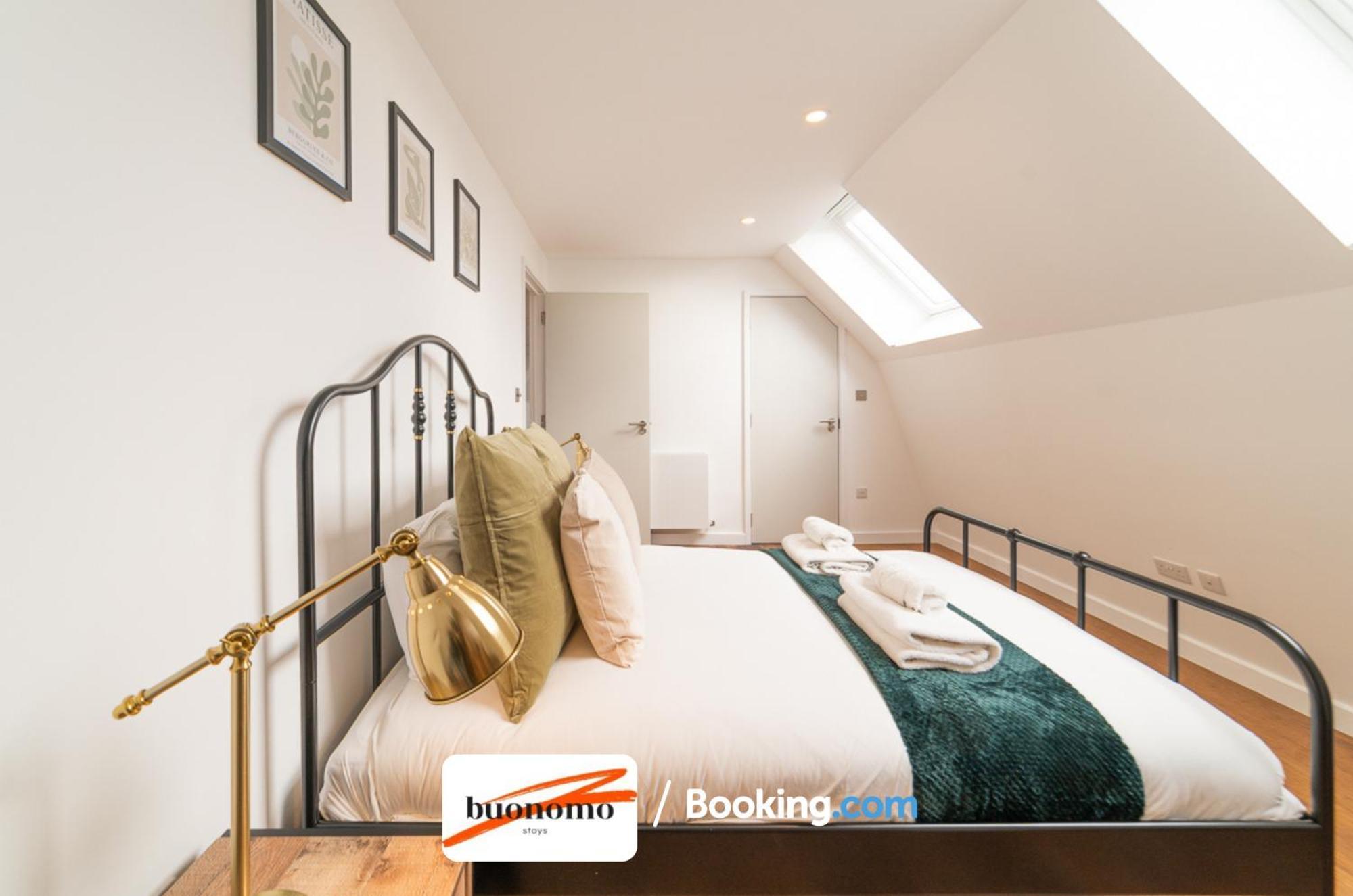 Two Bedroom Apartment At Buonomo Stays Short Lets & Serviced Accommodation London Exteriör bild