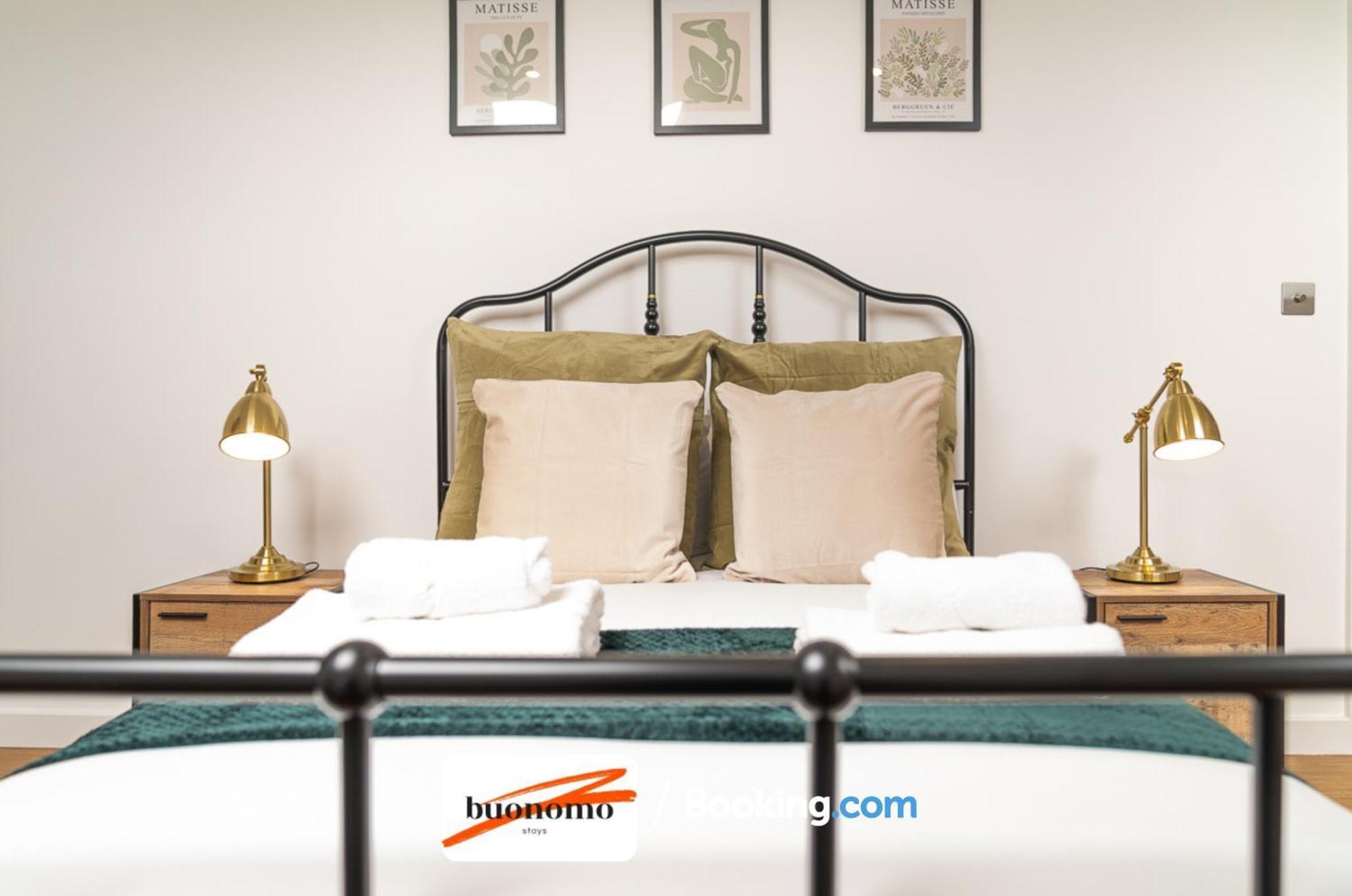 Two Bedroom Apartment At Buonomo Stays Short Lets & Serviced Accommodation London Exteriör bild